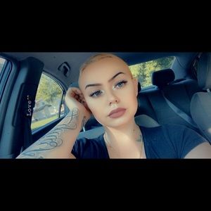 Meet your Posher, Brooke